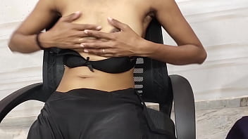 जवान चिकनी चूत वाली हॉट सेक्सी लड़की की मस्त वीडियो free video