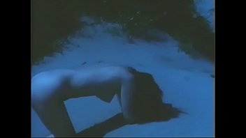 L' Amante Scomoda: Sexy Nude Brunette Bath/Fight/Chase free video