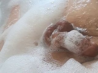 German Boy Taking A Bath And Jerking Off Until He Cums free video